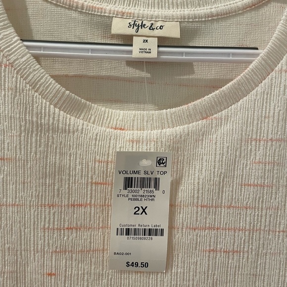 Cream and pink tshirt - Picture 3 of 4